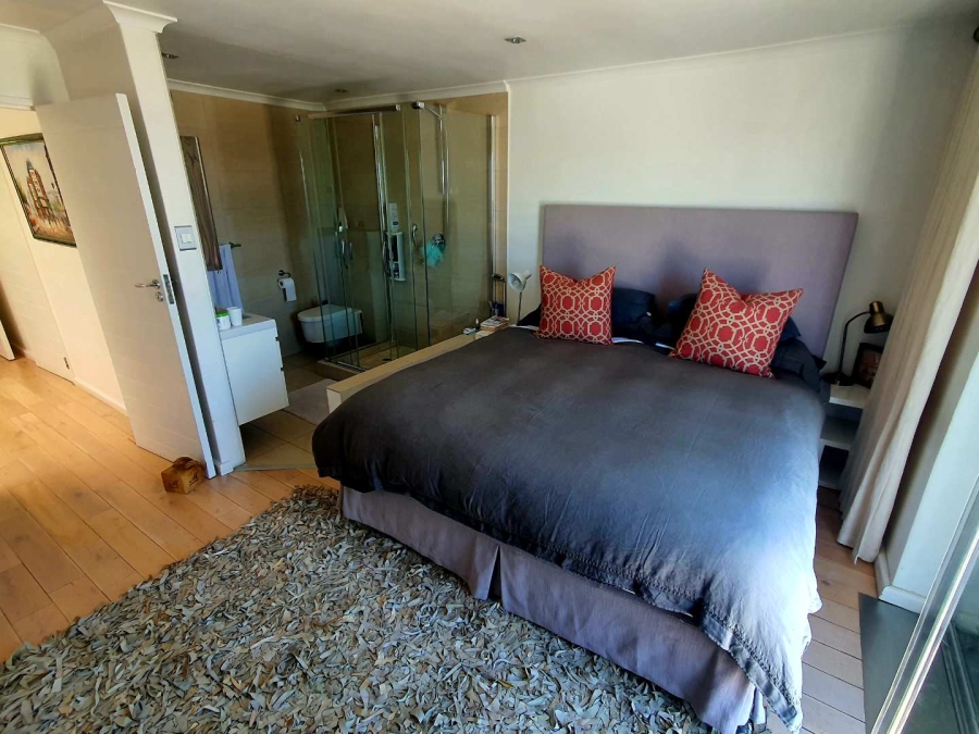 To Let 2 Bedroom Property for Rent in Green Point Western Cape